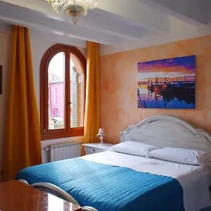 https://ca-di-pizzo-114-di-burano.hotelslidodijesolo.com